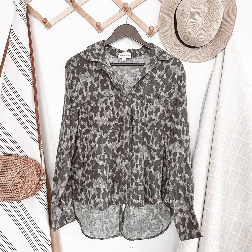Anthropologie Cloth & Stone Neutral Animal Print Blouse